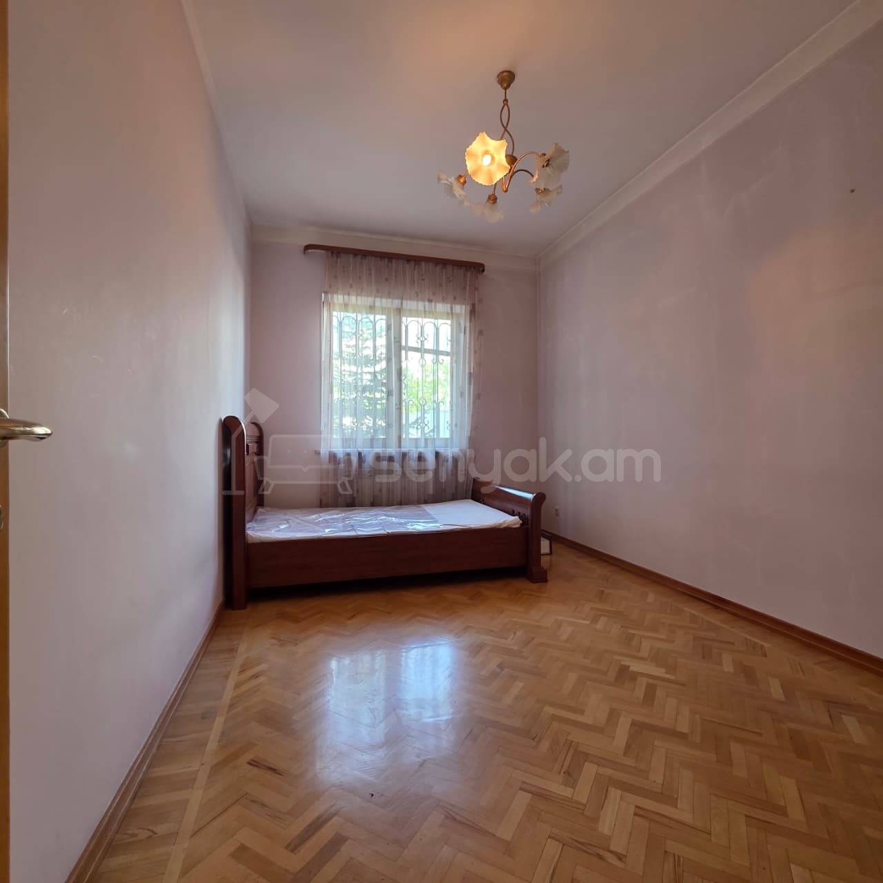 6 Սենյականոց Սեփական Տուն, 230քմ, Կապիտալ Վերանորոգված, Մասամբ Կահավորված, Ավտոտնակով