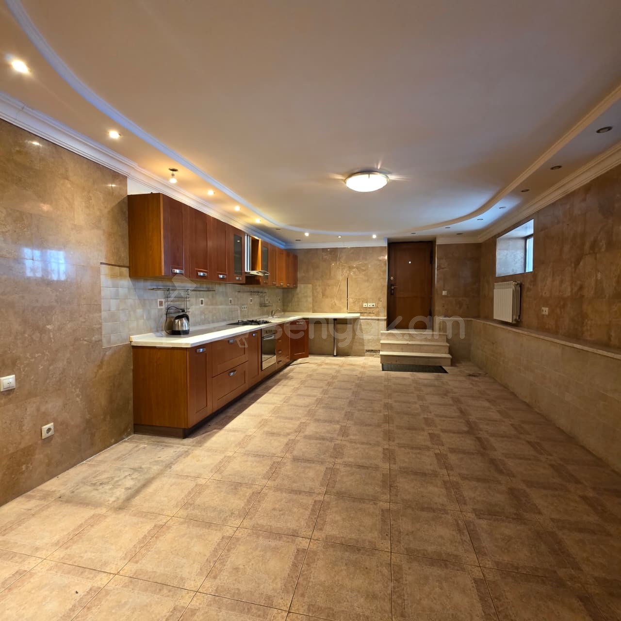 6 Սենյականոց Սեփական Տուն, 230քմ, Կապիտալ Վերանորոգված, Մասամբ Կահավորված, Ավտոտնակով