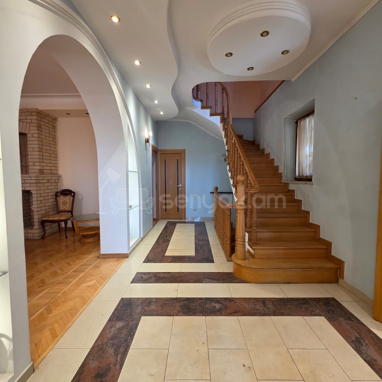 6 Սենյականոց Սեփական Տուն, 230քմ, Կապիտալ Վերանորոգված, Մասամբ Կահավորված, Ավտոտնակով