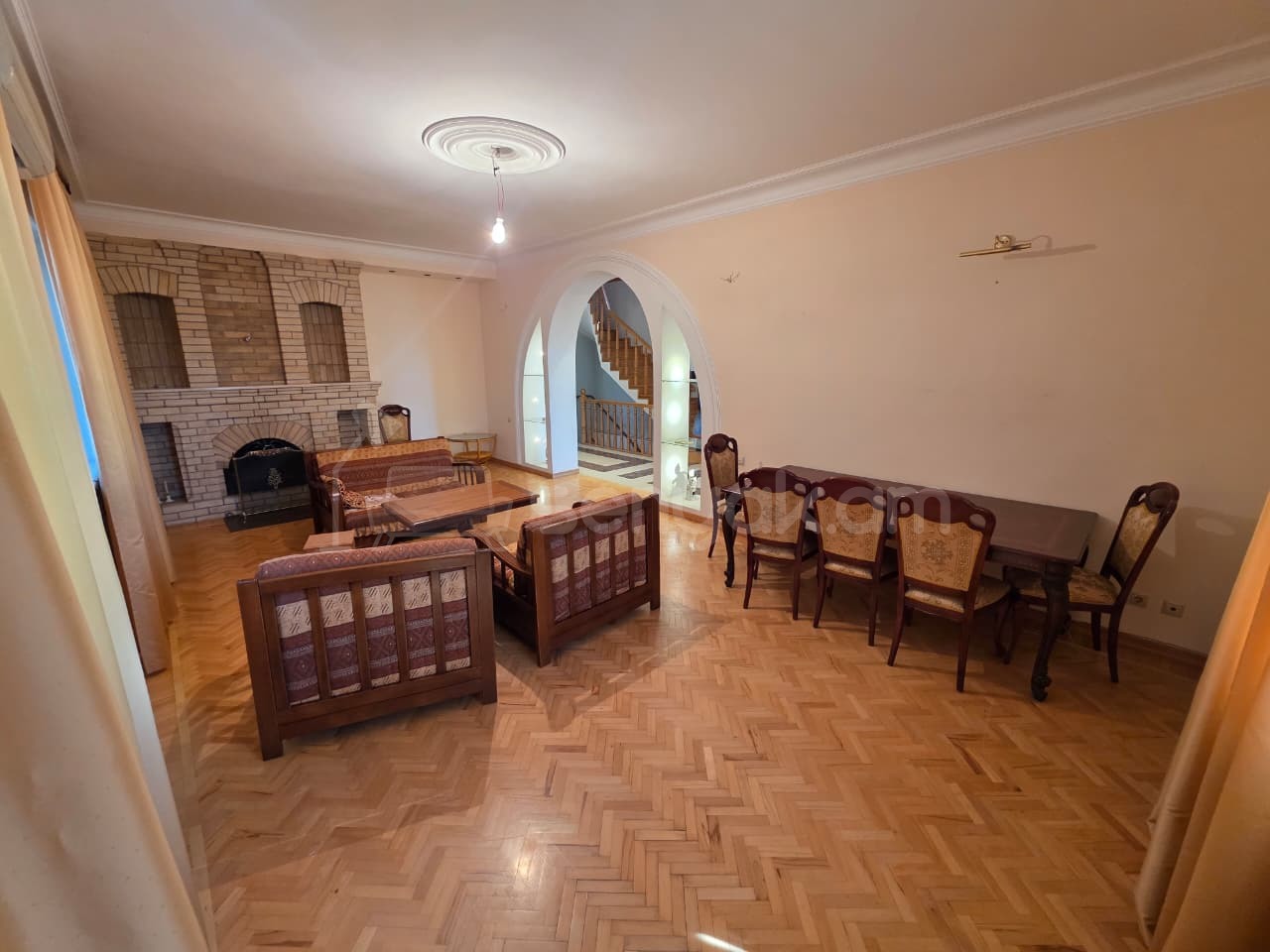 6 Սենյականոց Սեփական Տուն, 230քմ, Կապիտալ Վերանորոգված, Մասամբ Կահավորված, Ավտոտնակով