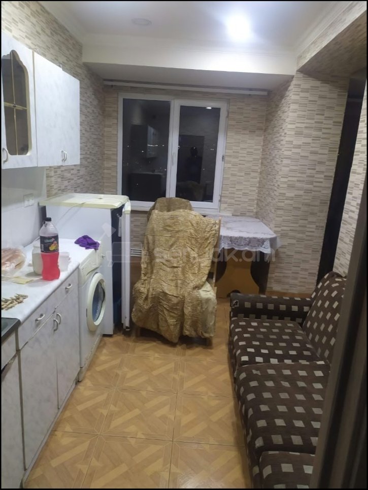 3 Սենյականոց Բնակարան, 70քմ, 10/14 հարկ, Նորմալ Վիճակում, Կահավորված