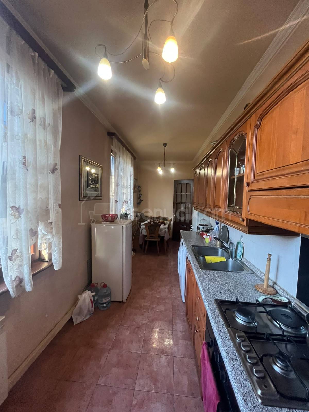 2 Սենյականոց Բնակարան Քարե Շենքում, 70քմ, 4/5 հարկ, Կապիտալ Վերանորոգված