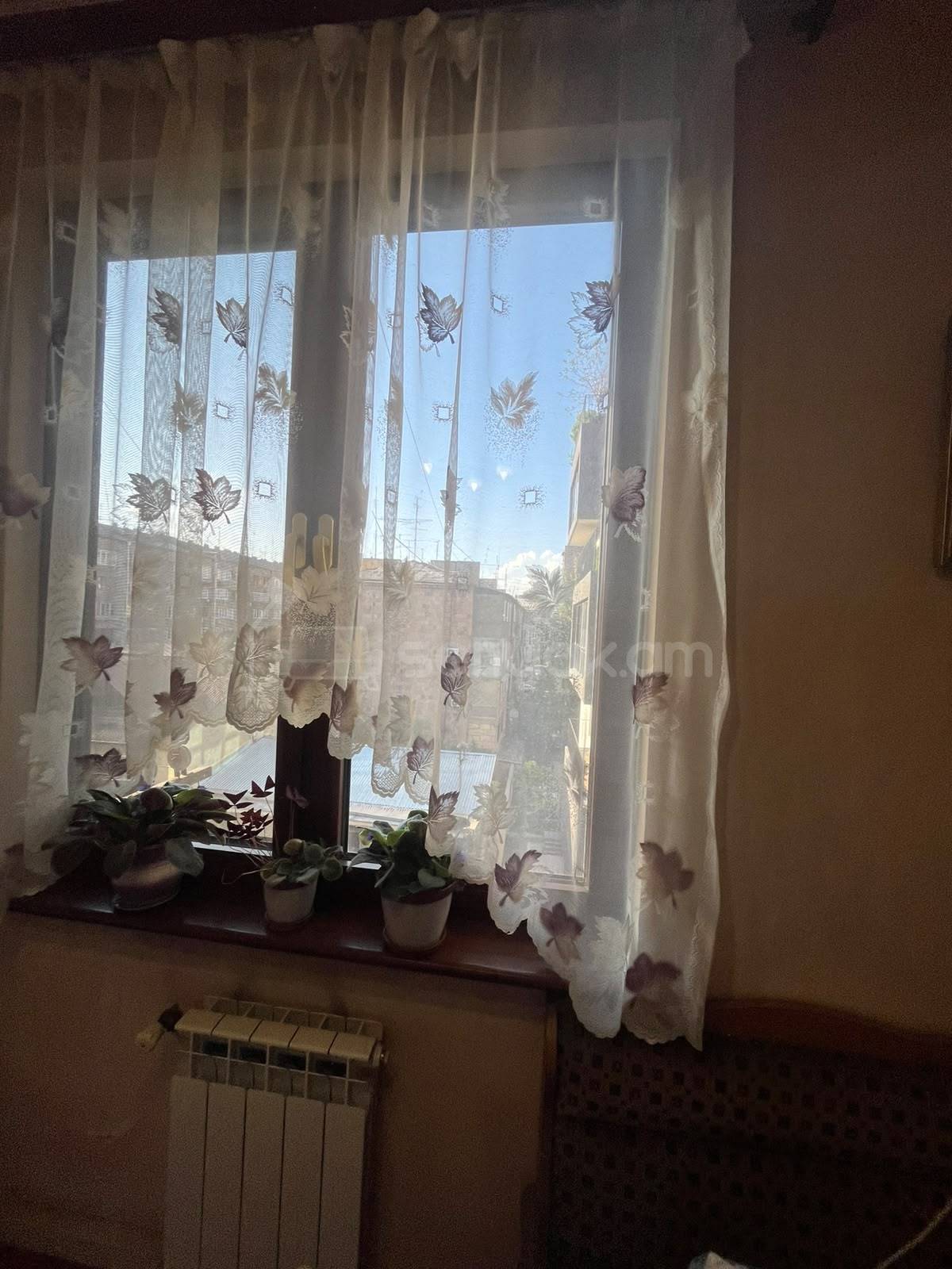 2 Սենյականոց Բնակարան Քարե Շենքում, 70քմ, 4/5 հարկ, Կապիտալ Վերանորոգված