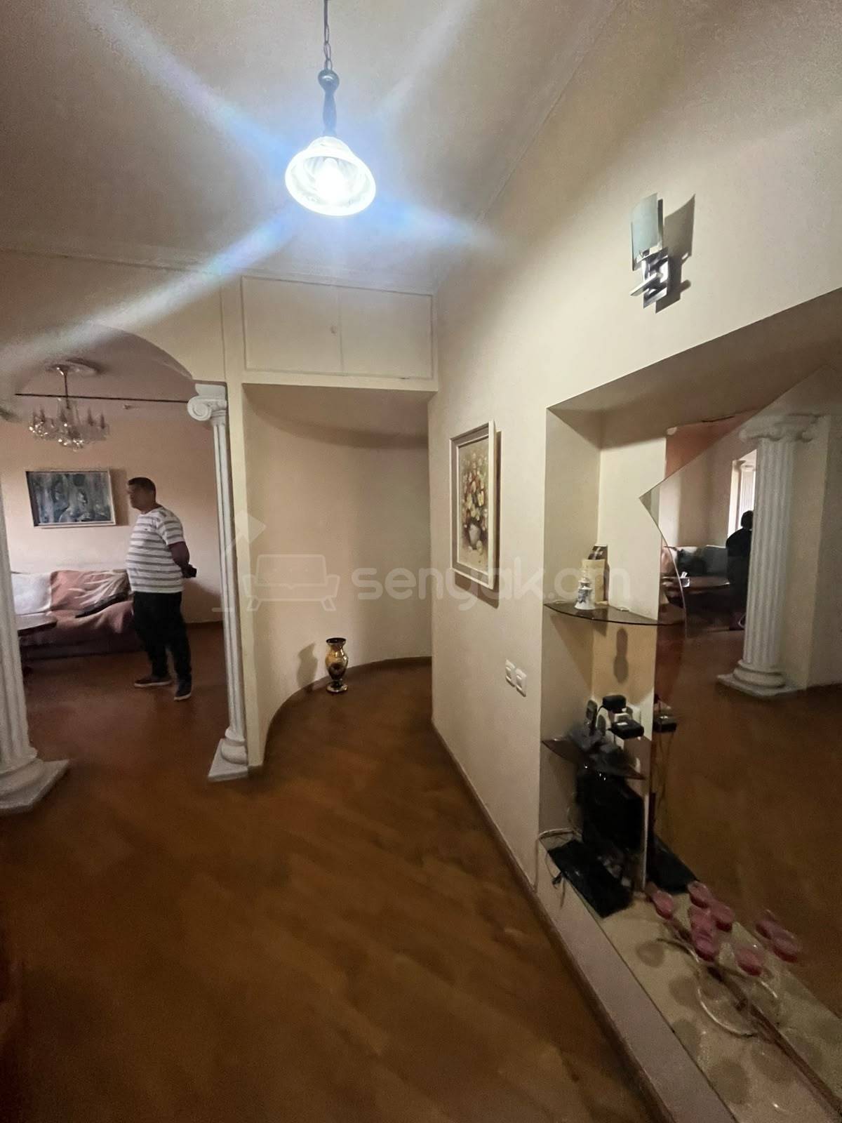 2 Սենյականոց Բնակարան Քարե Շենքում, 70քմ, 4/5 հարկ, Կապիտալ Վերանորոգված