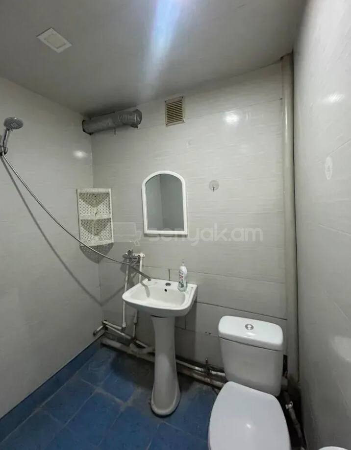 2 Սենյականոց Բնակարան Քարե Շենքում, 70քմ, 5/5 հարկ, Կոսմետիկ Վերանորոգված, Կահավորված