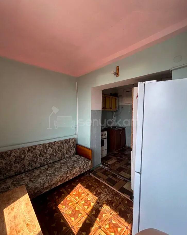 2 Սենյականոց Բնակարան Քարե Շենքում, 70քմ, 5/5 հարկ, Կոսմետիկ Վերանորոգված, Կահավորված