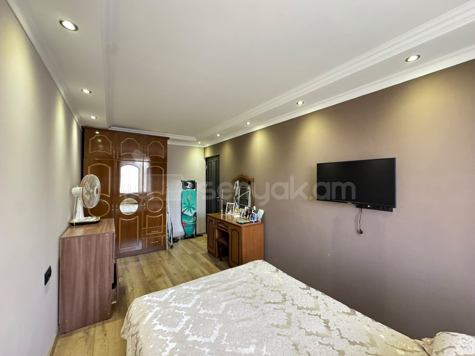 3 Սենյականոց Բնակարան Քարե Շենքում, 65քմ, 5/5 հարկ, Կապիտալ Վերանորոգված