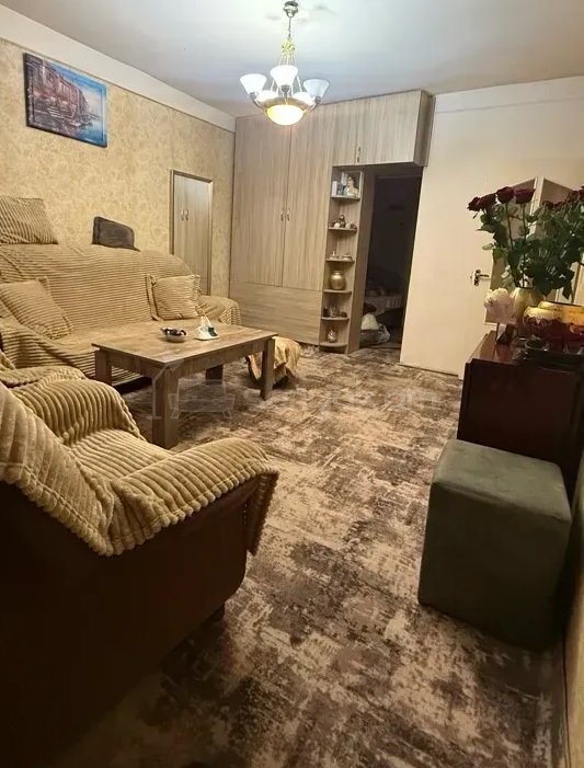 2 Սենյականոց Բնակարան Քարե Շենքում, 50քմ, 4/5 հարկ, Նորմալ Վիճակում