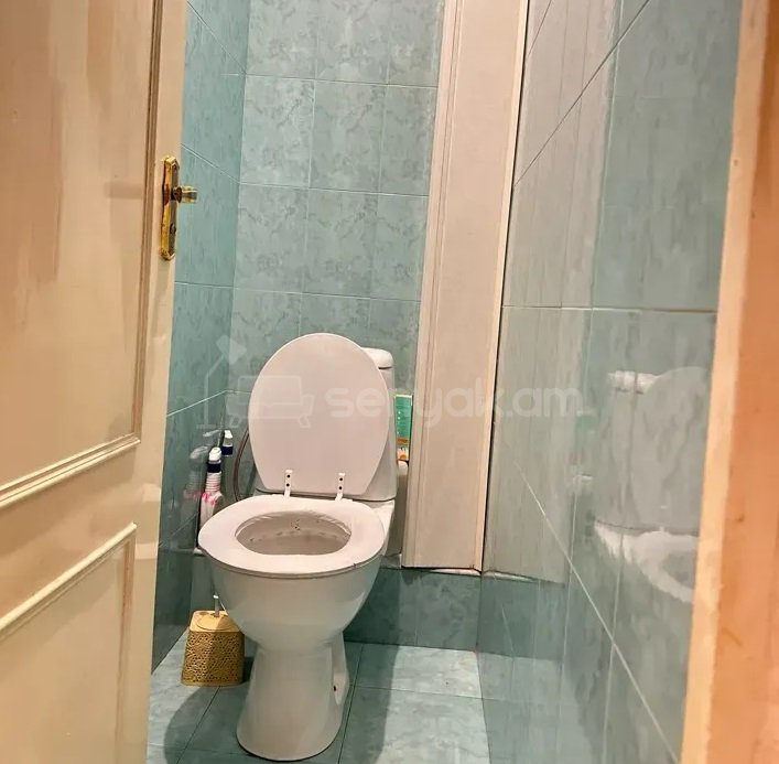 2 Սենյականոց Բնակարան Քարե Շենքում, 50քմ, 4/5 հարկ, Նորմալ Վիճակում