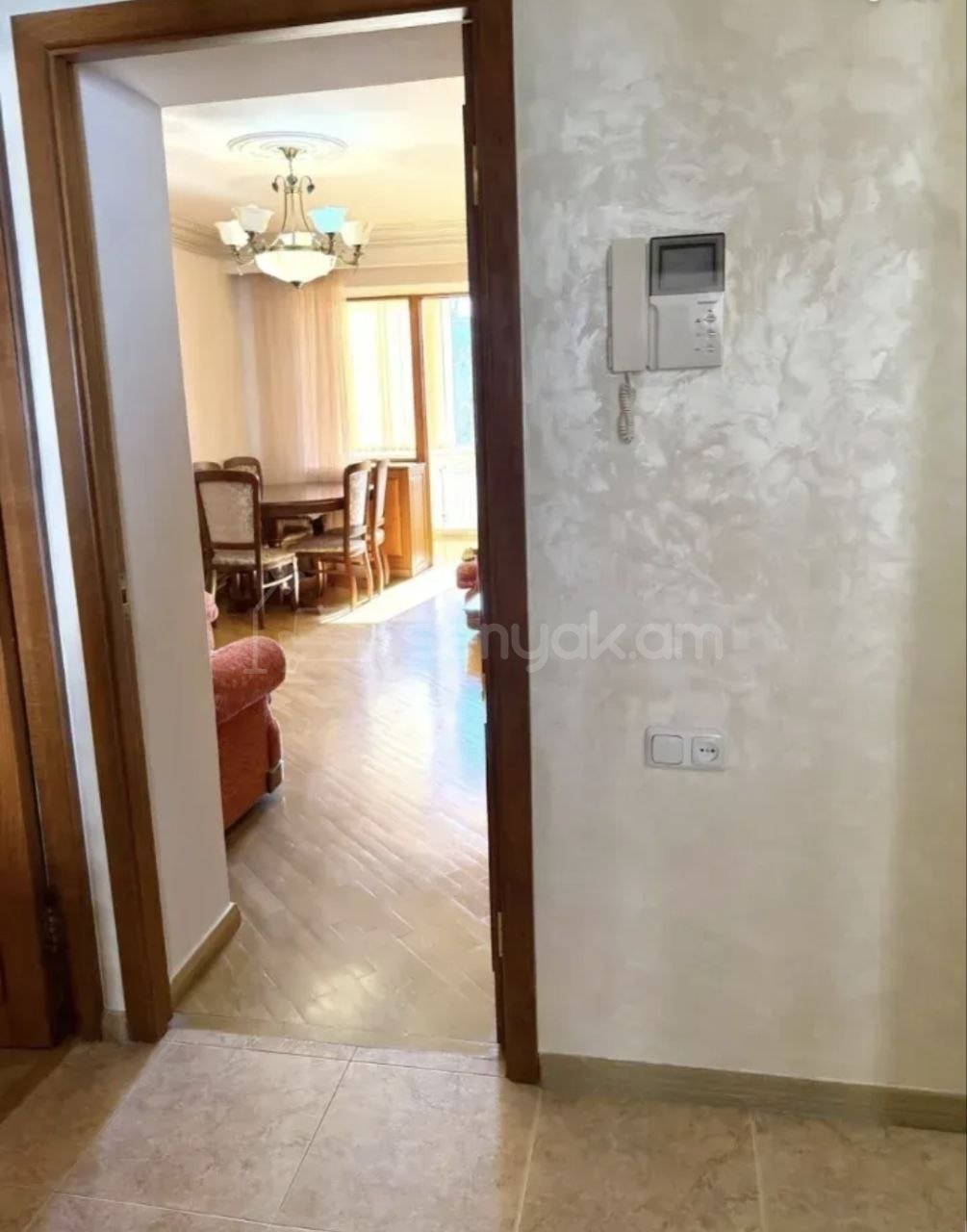 3 Սենյականոց Բնակարան Քարե Շենքում, 60քմ, 5/5 հարկ, Կապիտալ Վերանորոգված, Կահավորված, Արևկող