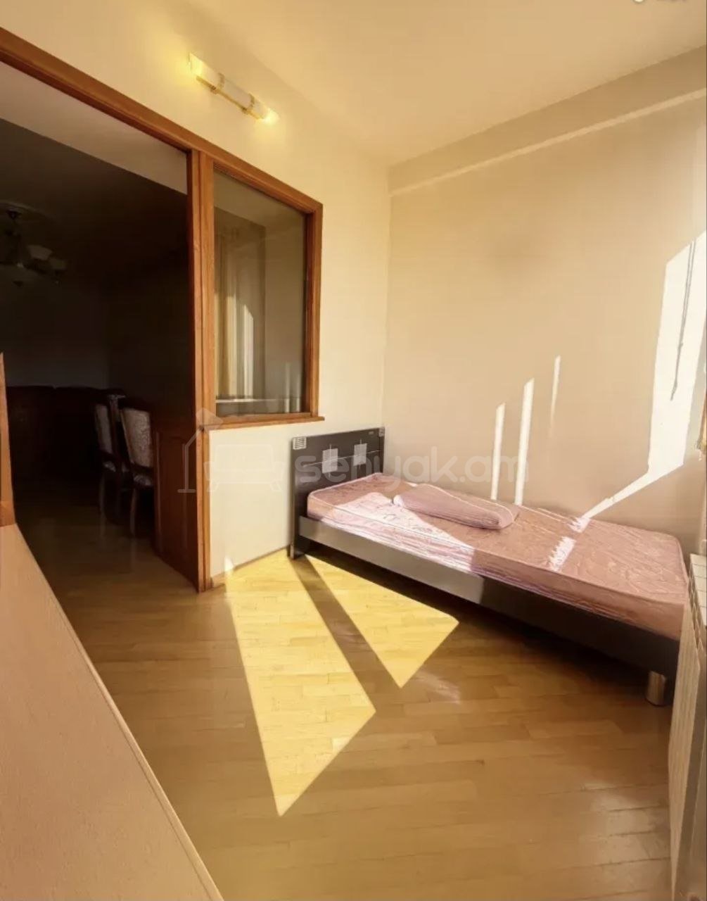 3 Սենյականոց Բնակարան Քարե Շենքում, 60քմ, 5/5 հարկ, Կապիտալ Վերանորոգված, Կահավորված, Արևկող