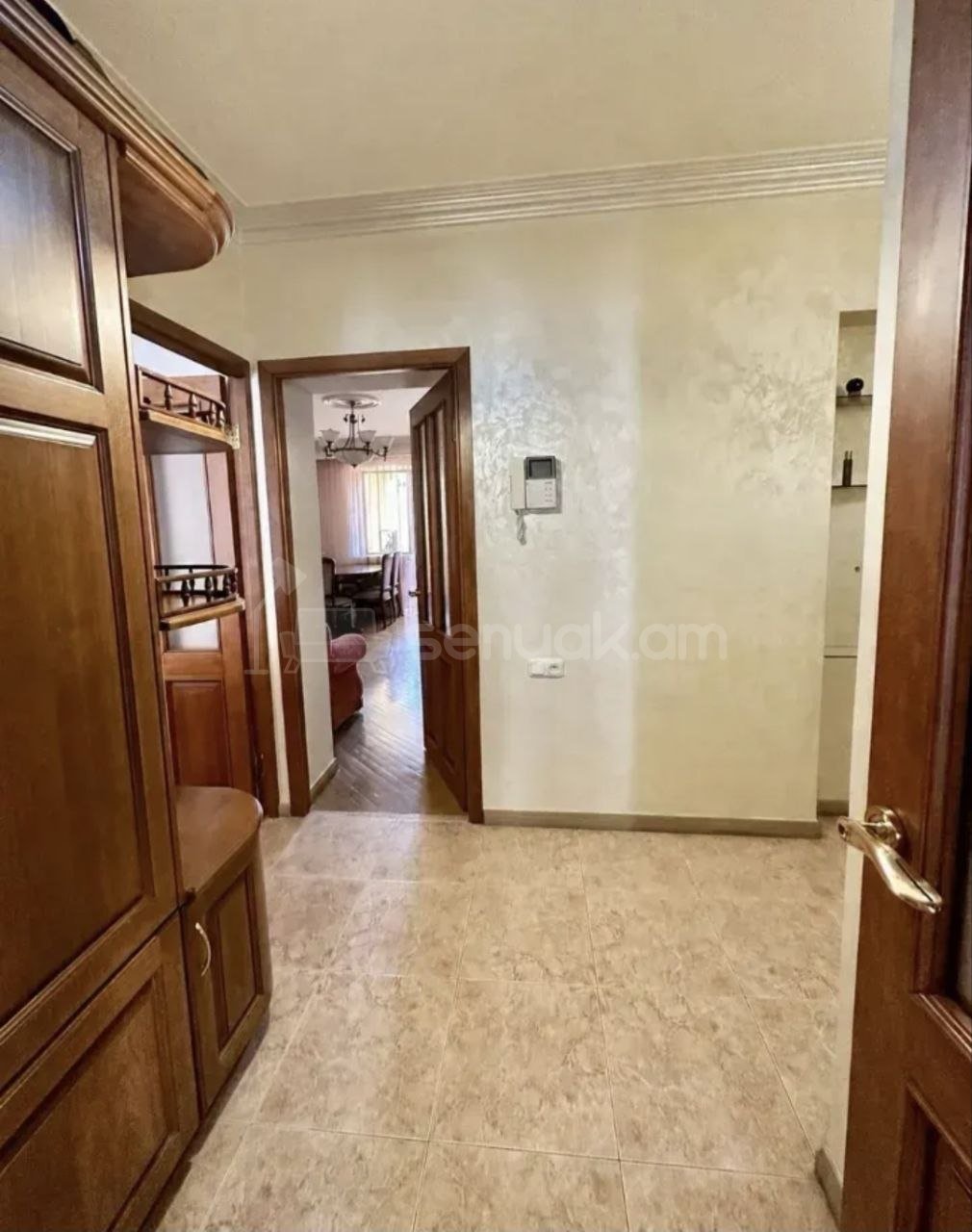 3 Սենյականոց Բնակարան Քարե Շենքում, 60քմ, 5/5 հարկ, Կապիտալ Վերանորոգված, Կահավորված, Արևկող