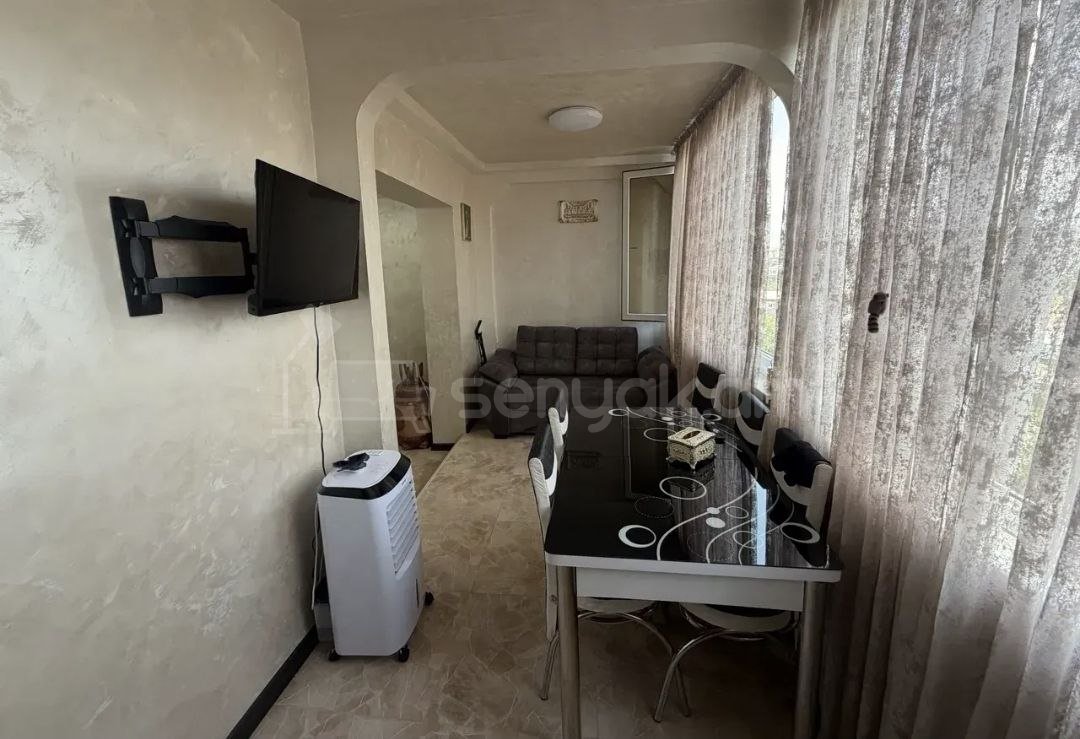 2 Սենյականոց Բնակարան Քարե Շենքում, 60քմ, 4/5 հարկ, Կապիտալ Վերանորոգված