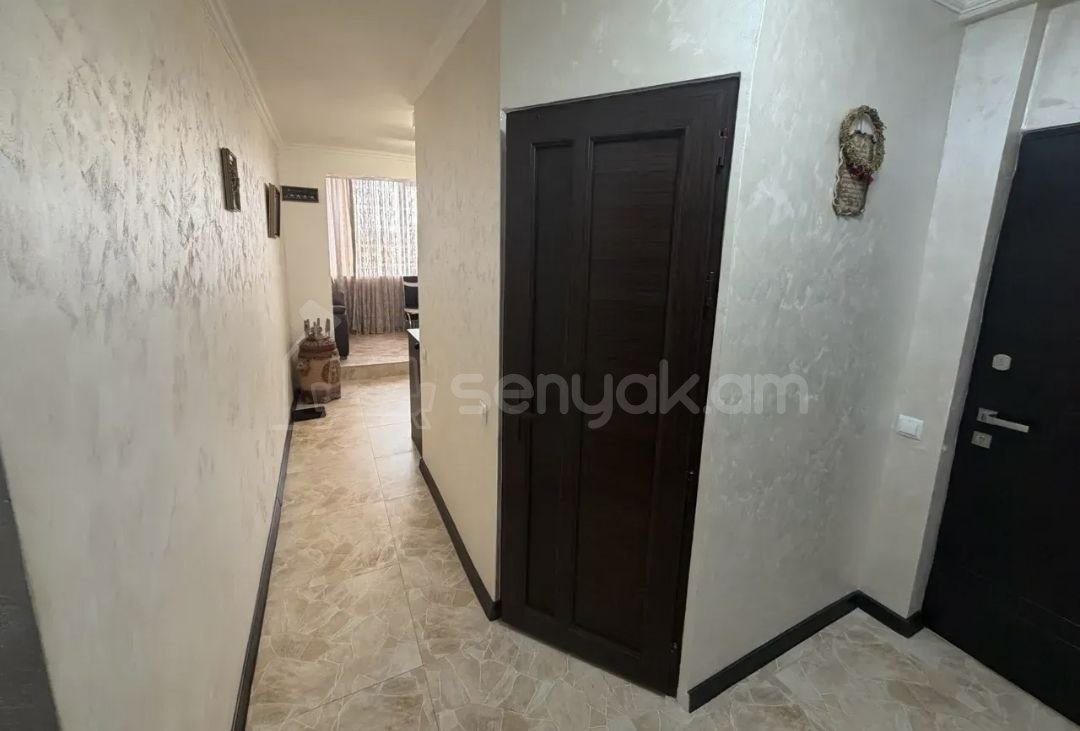 2 Սենյականոց Բնակարան Քարե Շենքում, 60քմ, 4/5 հարկ, Կապիտալ Վերանորոգված
