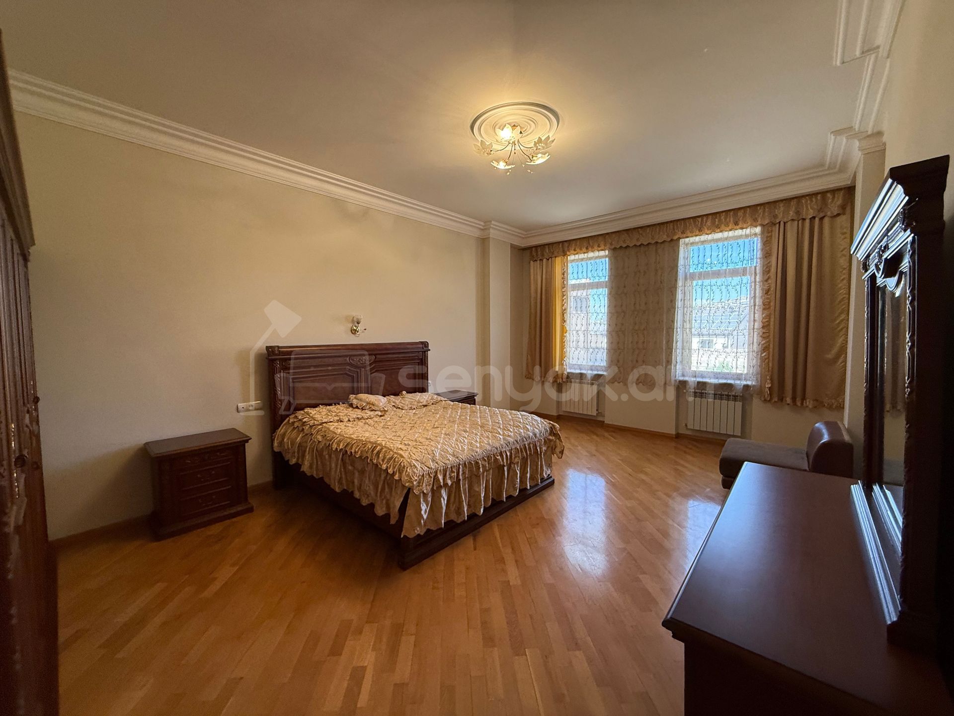5 Սենյականոց Սեփական Տուն, 350քմ, Կապիտալ Վերանորոգված, Կահավորված, Ավտոտնակով