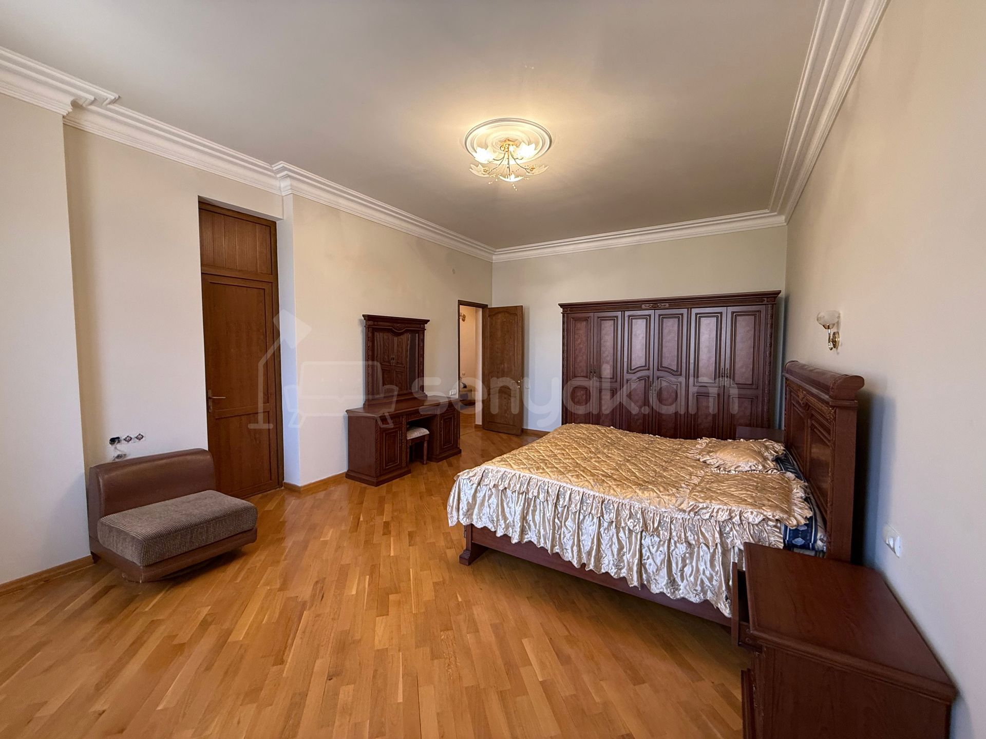 5 Սենյականոց Սեփական Տուն, 350քմ, Կապիտալ Վերանորոգված, Կահավորված, Ավտոտնակով