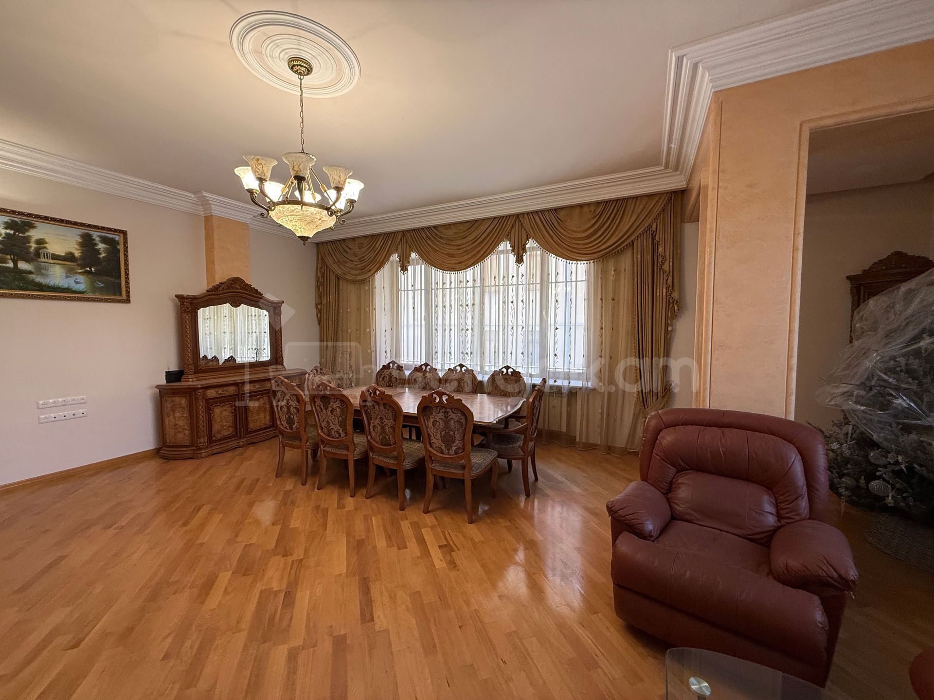5 Սենյականոց Սեփական Տուն, 350քմ, Կապիտալ Վերանորոգված, Կահավորված, Ավտոտնակով