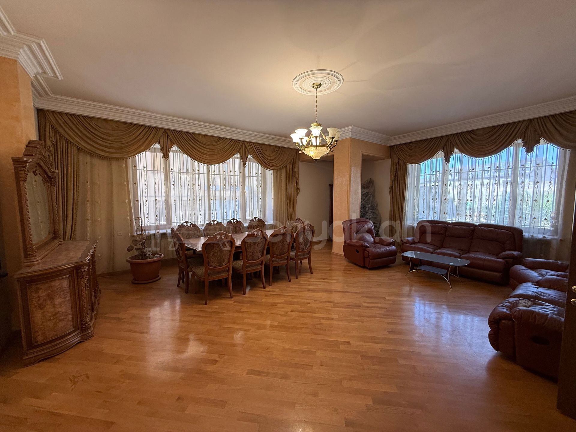 5 Սենյականոց Սեփական Տուն, 350քմ, Կապիտալ Վերանորոգված, Կահավորված, Ավտոտնակով