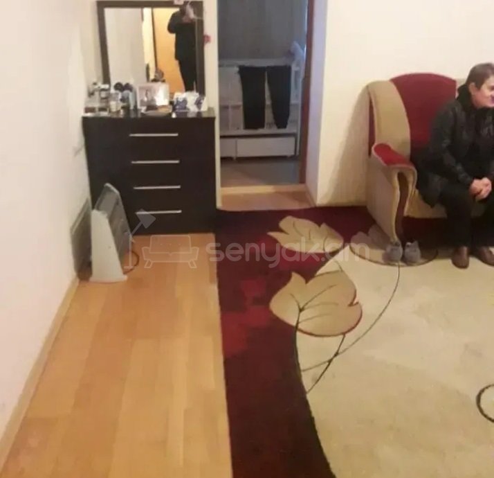 1 Սենյականոց Բնակարան Քարե Շենքում, 44քմ, 3/5 հարկ, Պետական Վիճակում