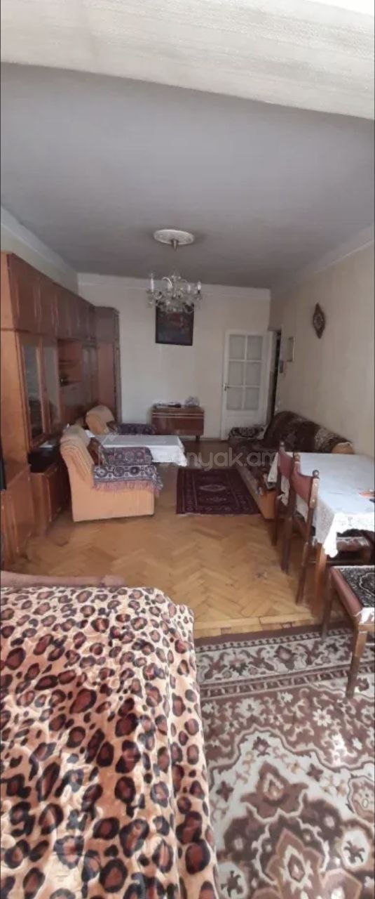 3 Սենյականոց Բնակարան Քարե Շենքում, 65քմ, 1/5 հարկ, Կոսմետիկ Վերանորոգված