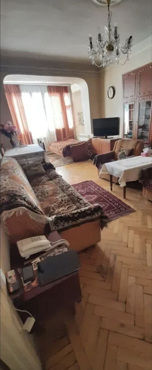 3 Սենյականոց Բնակարան Քարե Շենքում, 65քմ, 1/5 հարկ, Կոսմետիկ Վերանորոգված