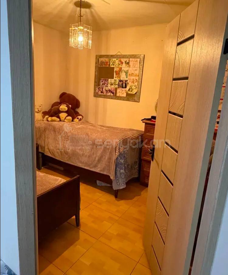 4 Սենյականոց Բնակարան Քարե Շենքում, 81քմ, 1/3 հարկ, Կոսմետիկ Վերանորոգված
