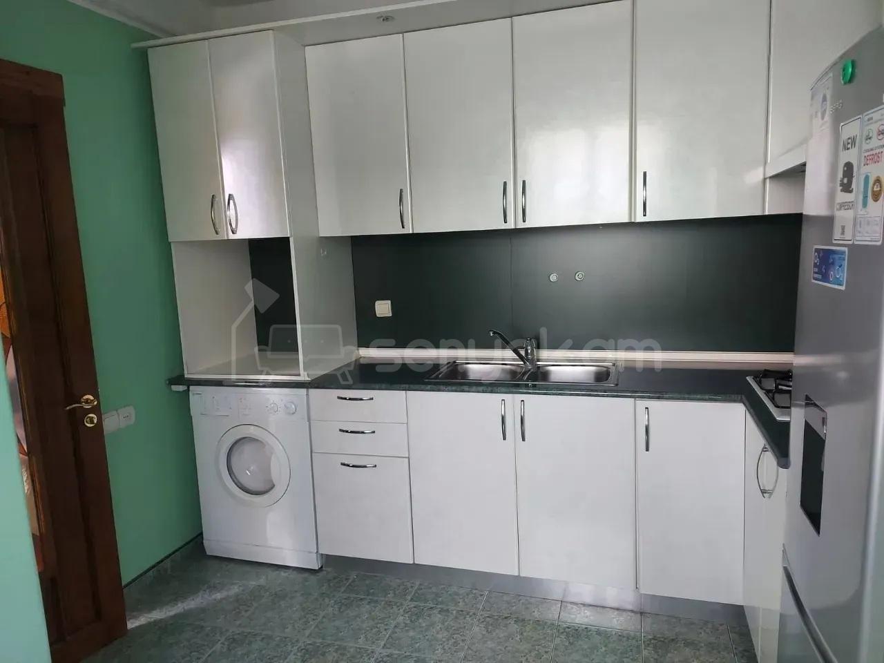 2 Սենյականոց Բնակարան Քարե Շենքում, 58քմ, 3/5 հարկ, Կապիտալ Վերանորոգված