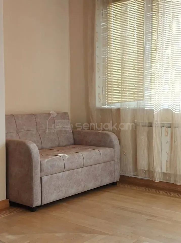 2 Սենյականոց Բնակարան Քարե Շենքում, 58քմ, 3/5 հարկ, Կապիտալ Վերանորոգված