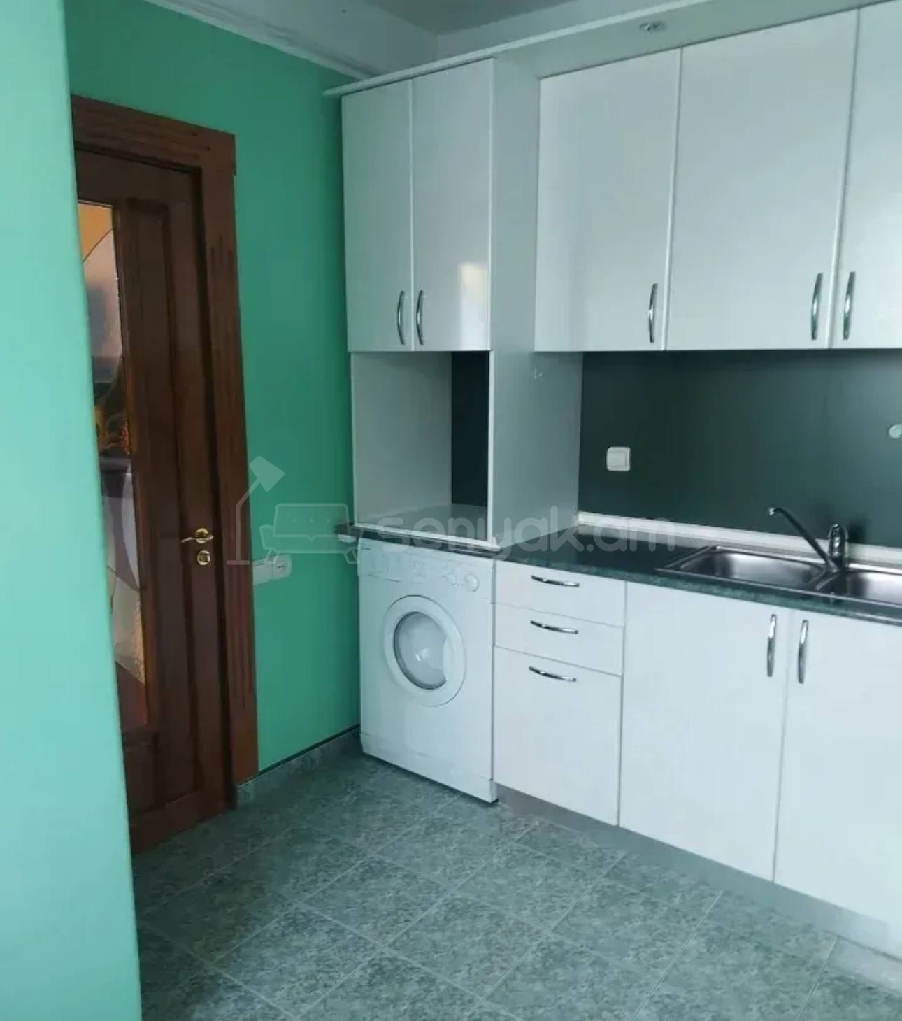 2 Սենյականոց Բնակարան Քարե Շենքում, 58քմ, 3/5 հարկ, Կապիտալ Վերանորոգված