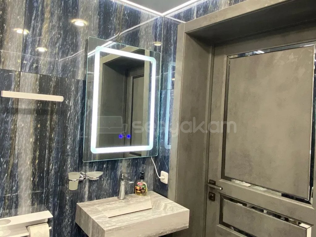 3 Սենյականոց Բնակարան, 82քմ, 8/9 հարկ, Դիզայներական Վերանորոգված, Կահավորված