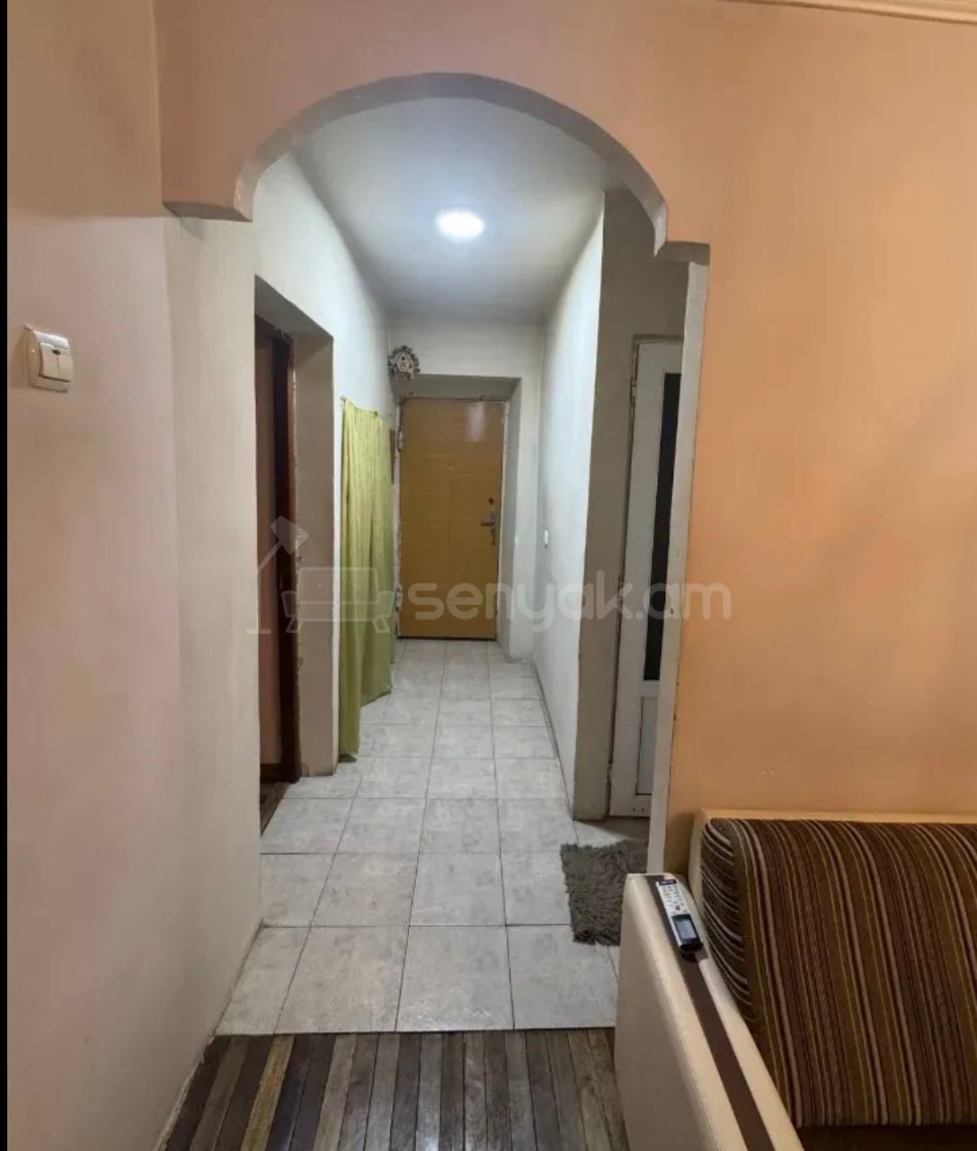 3 Սենյականոց Բնակարան Քարե Շենքում, 71քմ, 4/4 հարկ, Նորմալ Վիճակում