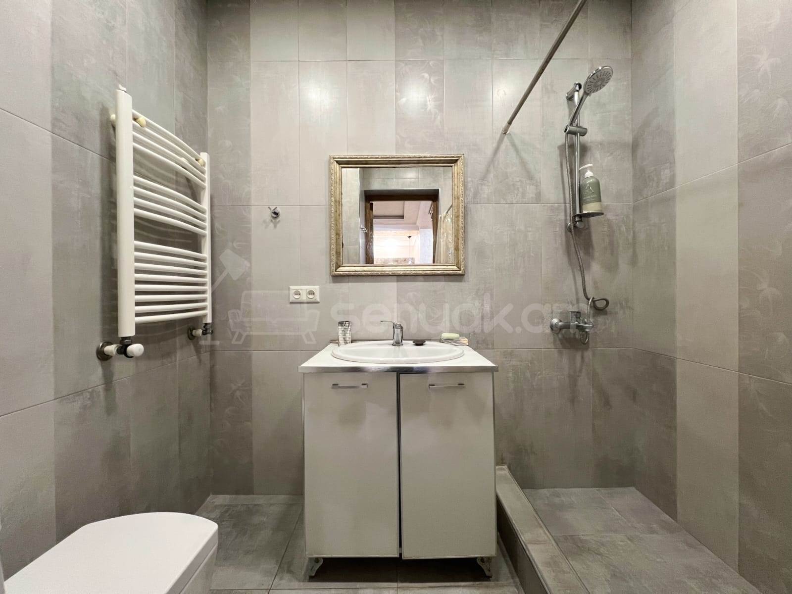 2 Սենյականոց Բնակարան Նորակառույցում, 60քմ, 8/16 հարկ, Կապիտալ Վերանորոգված, Կահավորված, Արևկող
