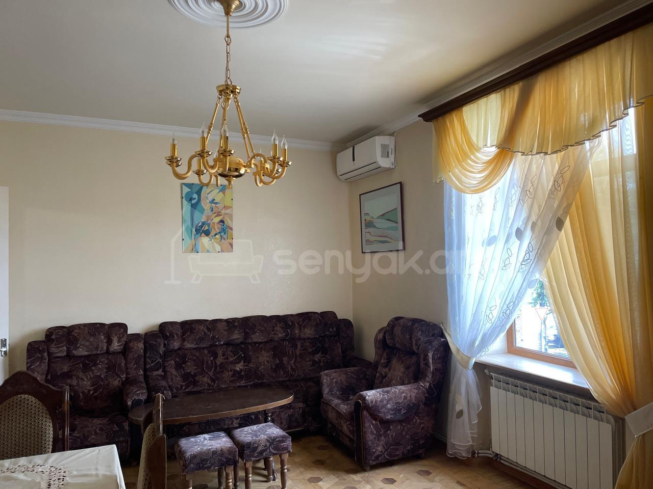 4 Սենյականոց Բնակարան Քարե Շենքում, 90քմ, 2/5 հարկ, Կապիտալ Վերանորոգված