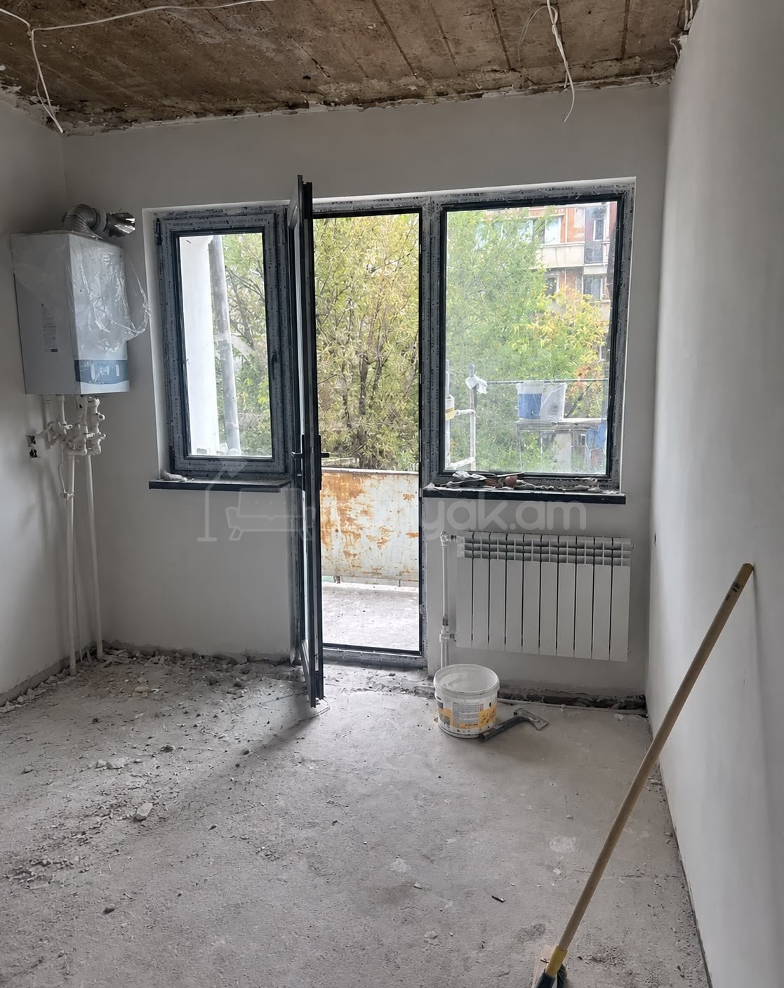 2 Սենյականոց Բնակարան Քարե Շենքում, 42քմ, 2/5 հարկ, Զրոյական Վիճակում