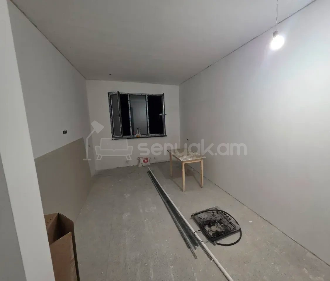 2 Սենյականոց Բնակարան Քարե Շենքում, 42քմ, 2/5 հարկ, Կապիտալ Վերանորոգված