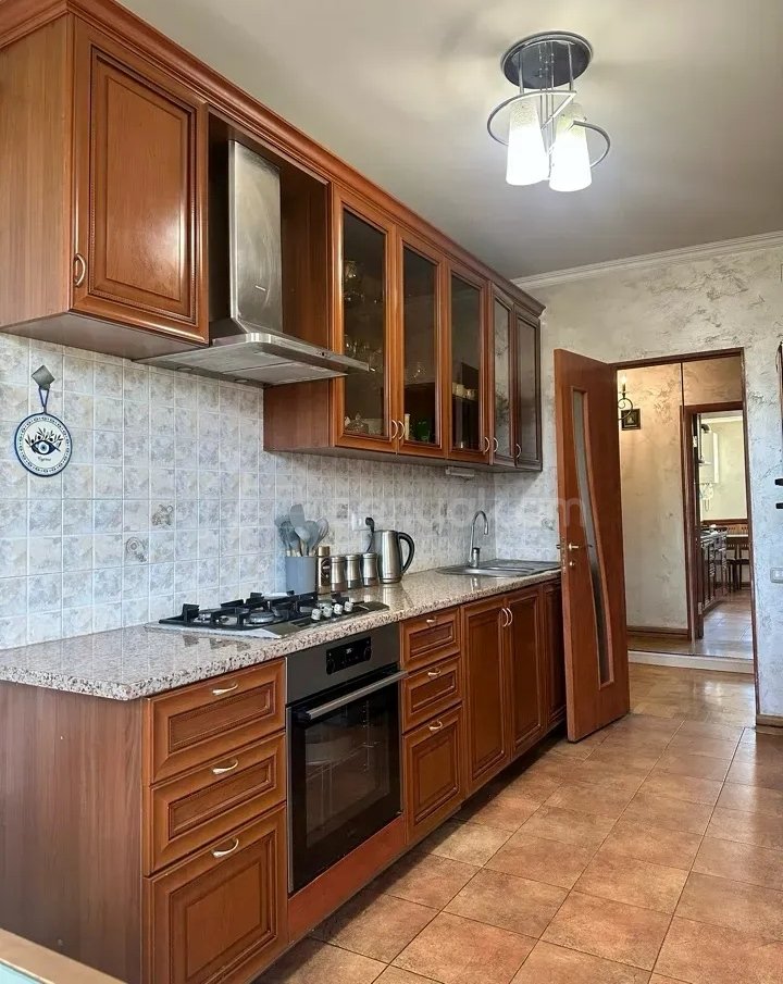 4 Սենյականոց Բնակարան, 85քմ, 3/9 հարկ, Կապիտալ Վերանորոգված
