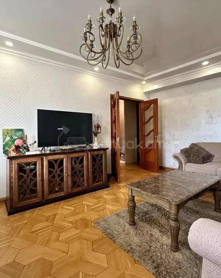 4 Սենյականոց Բնակարան, 85քմ, 3/9 հարկ, Կապիտալ Վերանորոգված