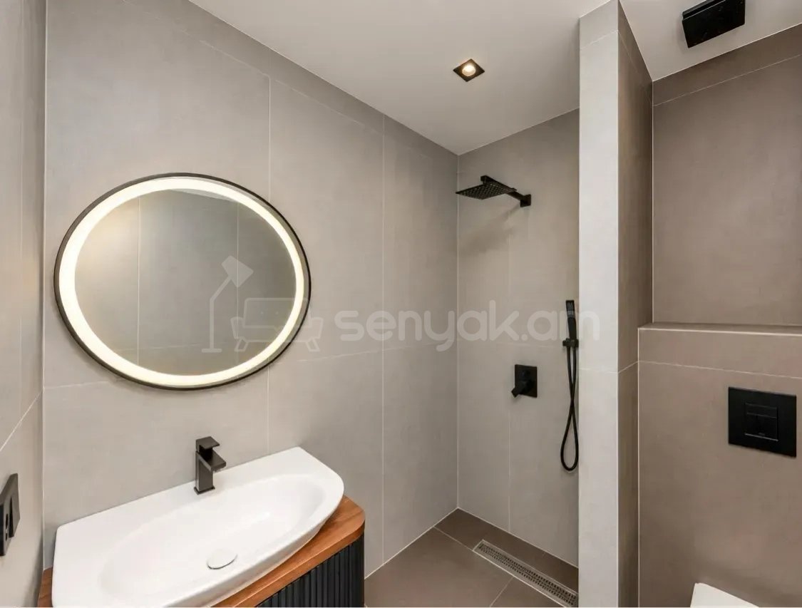 3 Սենյականոց Բնակարան Քարե Շենքում, 71քմ, 3/5 հարկ, Կապիտալ Վերանորոգված