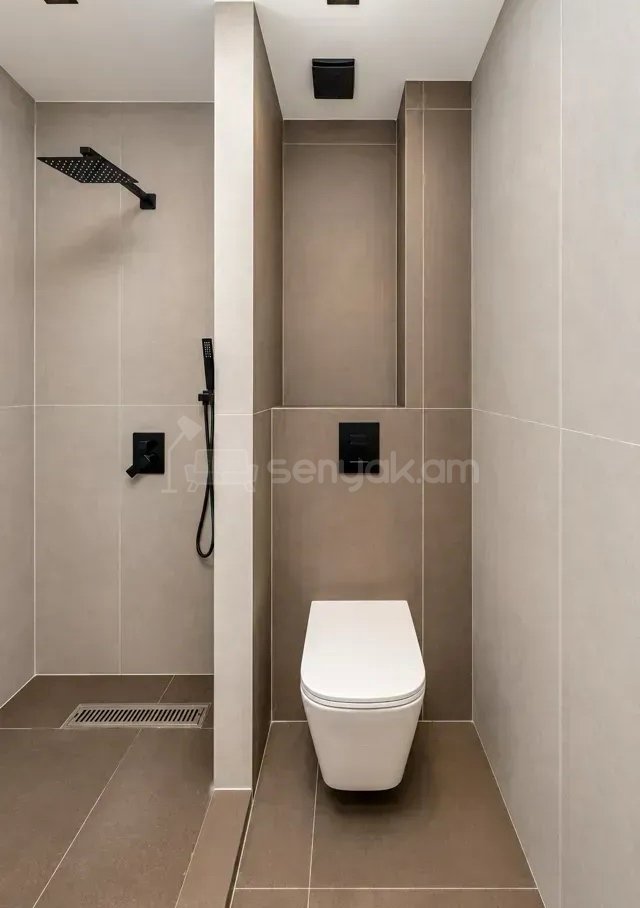3 Սենյականոց Բնակարան Քարե Շենքում, 71քմ, 3/5 հարկ, Կապիտալ Վերանորոգված