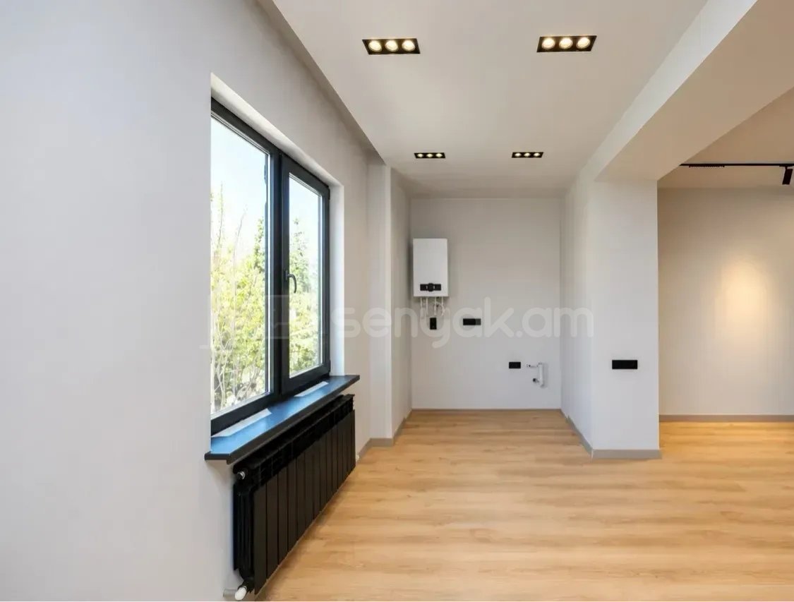 3 Սենյականոց Բնակարան Քարե Շենքում, 71քմ, 3/5 հարկ, Կապիտալ Վերանորոգված