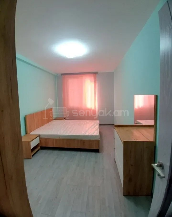3 Սենյականոց Բնակարան Քարե Շենքում, 74քմ, 4/7 հարկ, Կապիտալ Վերանորոգված