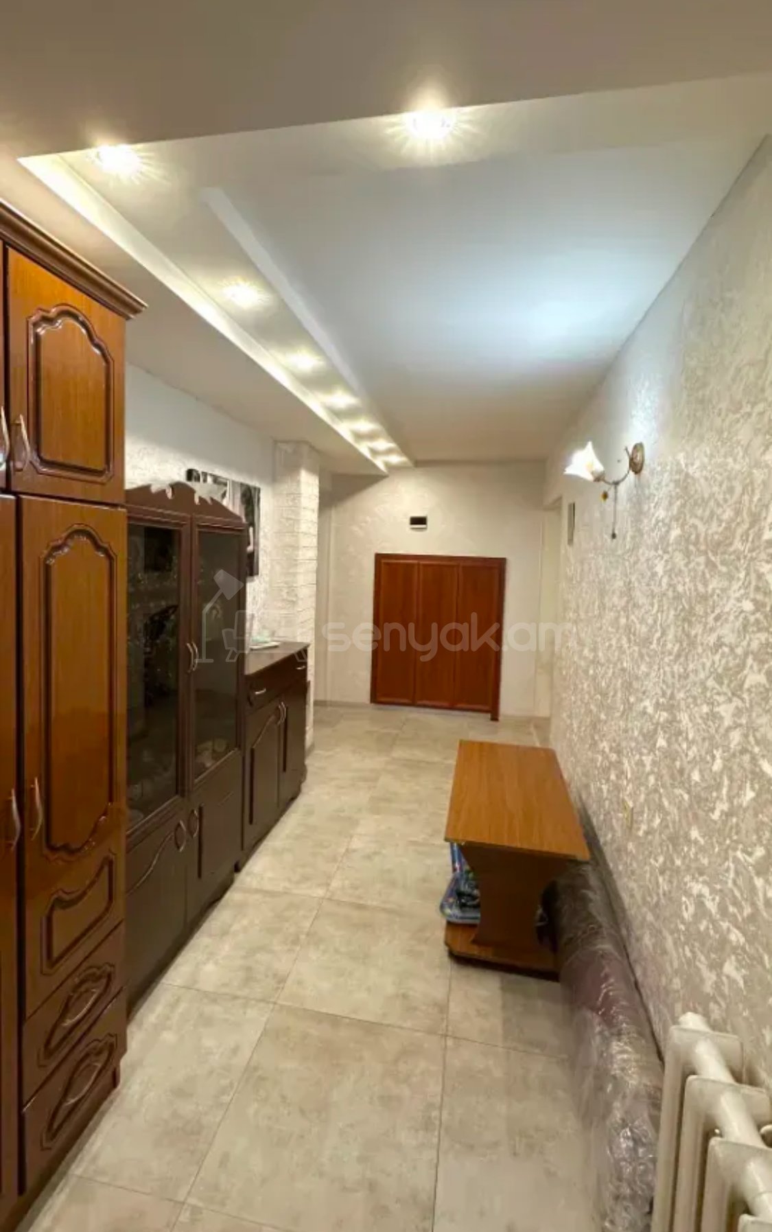 3 Սենյականոց Բնակարան Քարե Շենքում, 78քմ, 2/4 հարկ, Կապիտալ Վերանորոգված