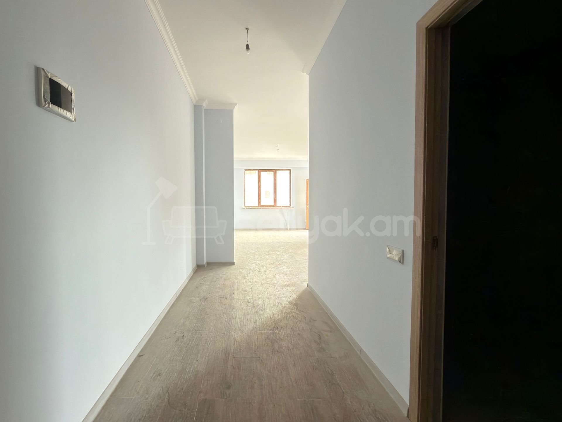 4 Սենյականոց Բնակարան Նորակառույցում, 124քմ, 13/17 հարկ, Կապիտալ Վերանորոգված