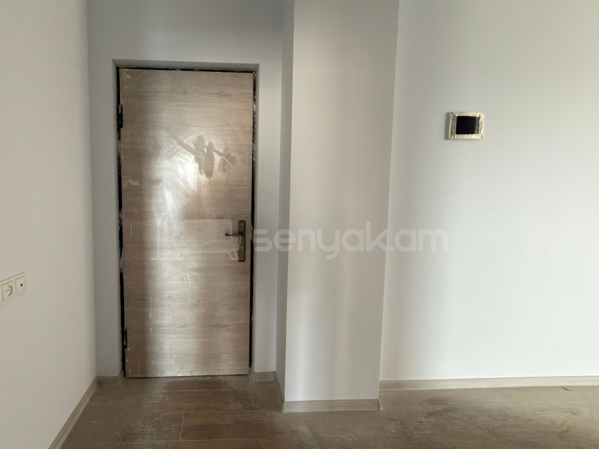 4 Սենյականոց Բնակարան Նորակառույցում, 124քմ, 13/17 հարկ, Կապիտալ Վերանորոգված