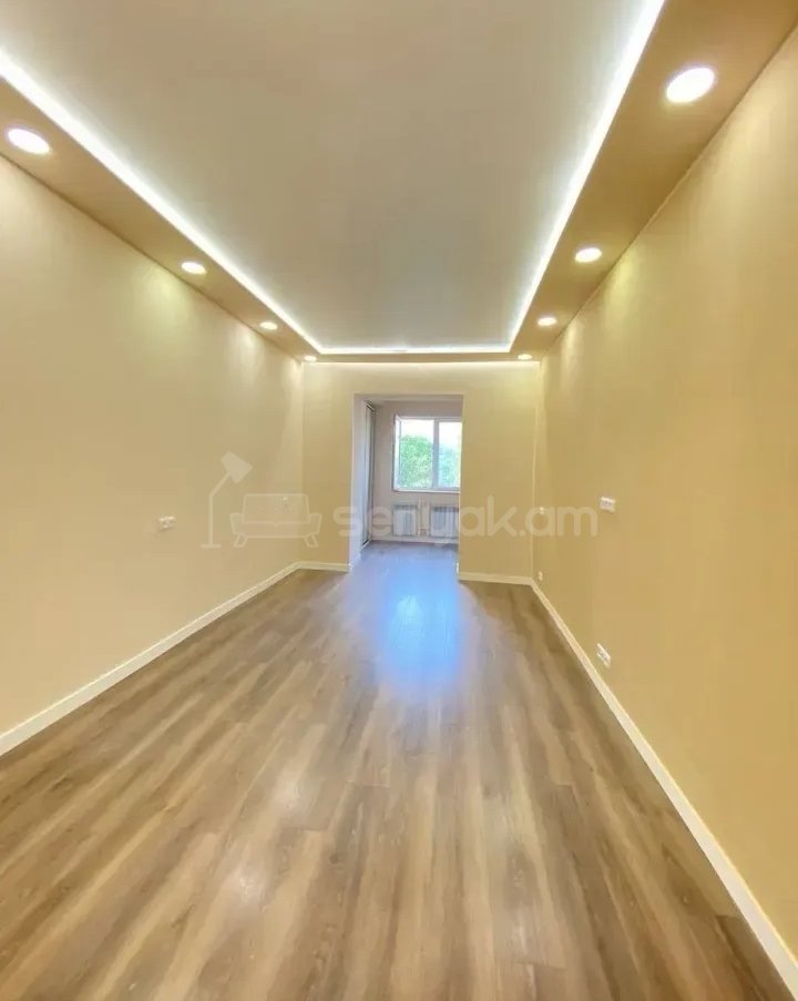 2 Սենյականոց Բնակարան Քարե Շենքում, 56քմ, 5/5 հարկ, Կապիտալ Վերանորոգված