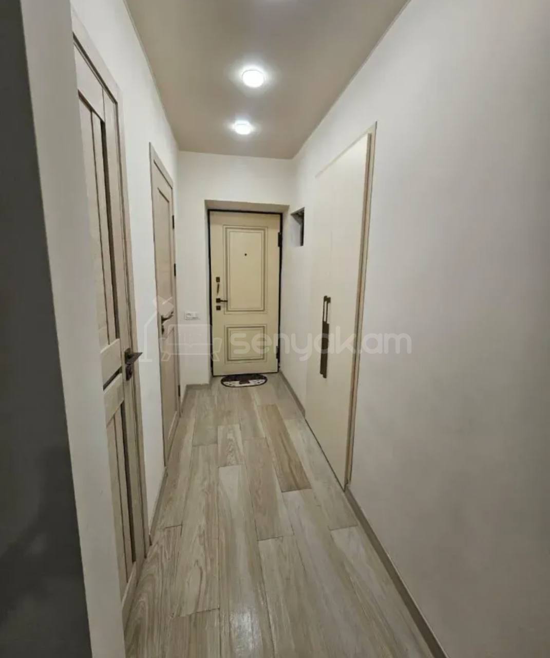 3 Սենյականոց Բնակարան Քարե Շենքում, 55քմ, 1/4 հարկ, Կապիտալ Վերանորոգված