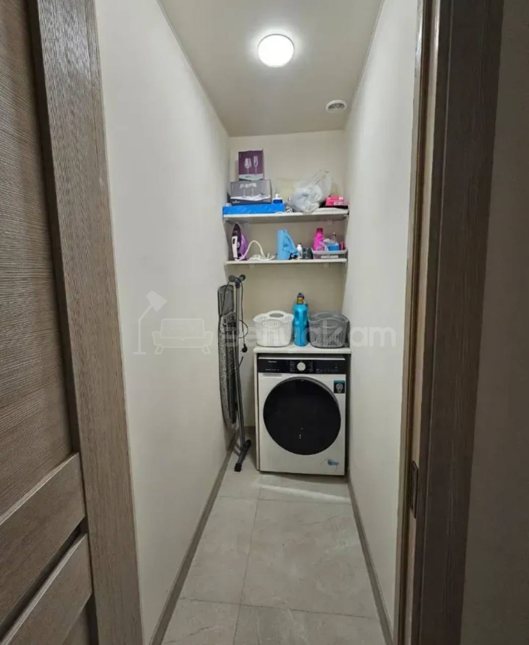 3 Սենյականոց Բնակարան Քարե Շենքում, 55քմ, 1/4 հարկ, Կապիտալ Վերանորոգված