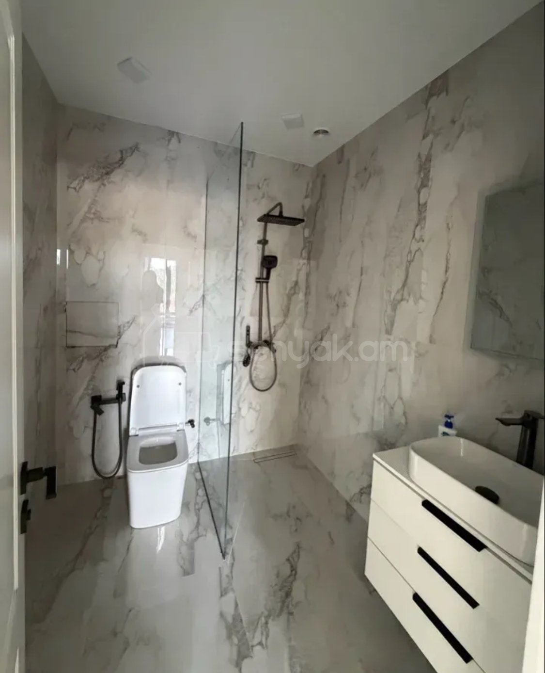3 Սենյականոց Բնակարան Նորակառույցում, 73քմ, 4/16 հարկ, Կապիտալ Վերանորոգված, Կահավորված, Արևկող