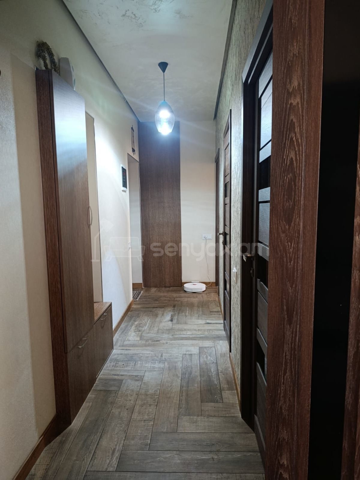 3 Սենյականոց Բնակարան Քարե Շենքում, 62քմ, 5/5 հարկ, Կապիտալ Վերանորոգված