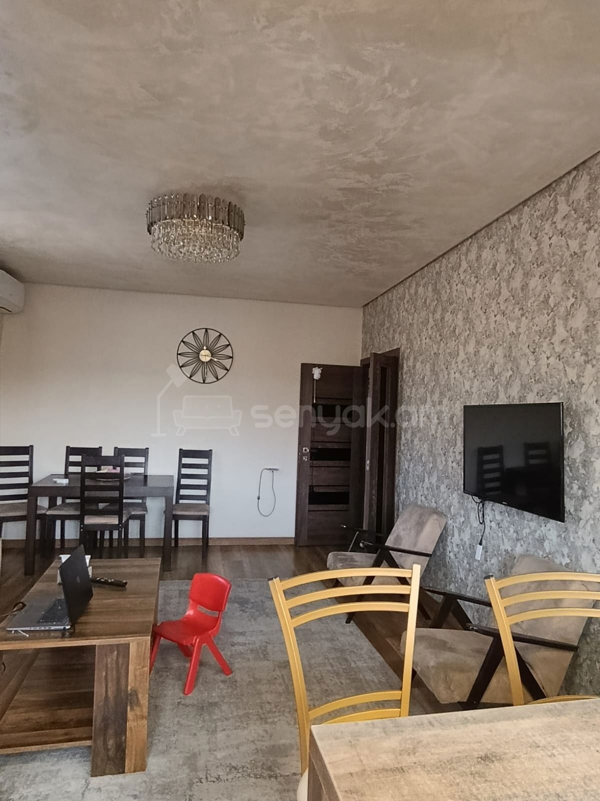 3 Սենյականոց Բնակարան Քարե Շենքում, 62քմ, 5/5 հարկ, Կապիտալ Վերանորոգված